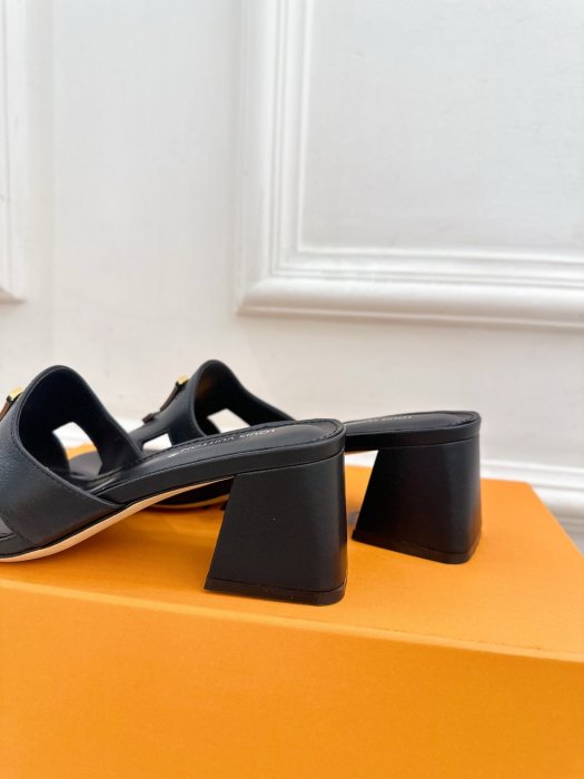 Босоножки фото 7