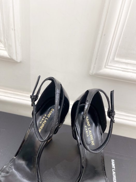 Босоножки фото 8