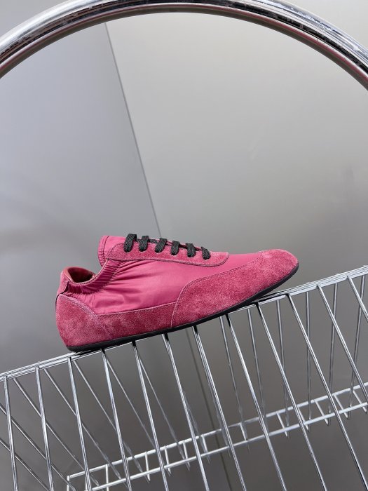 Shoes - the size 42