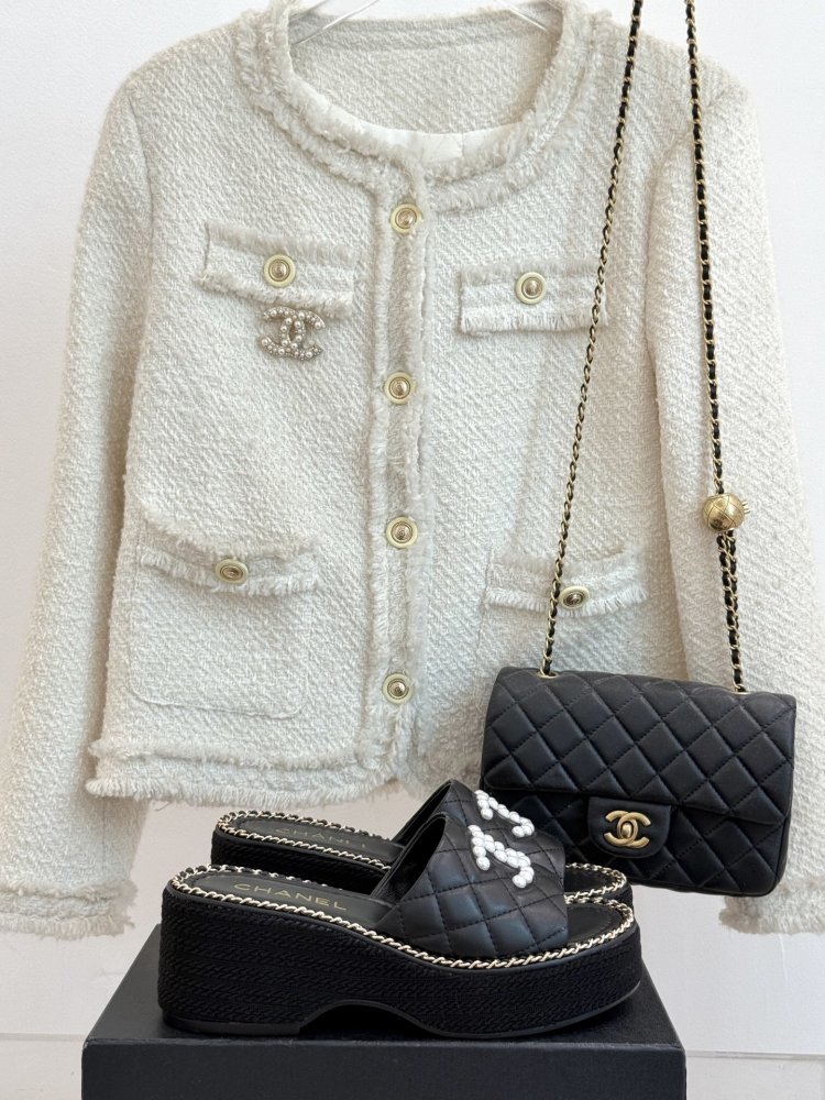 Шльопанці жіночі