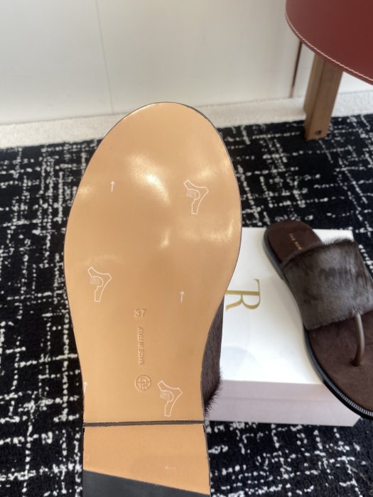 Шлепанцы женские фото 9