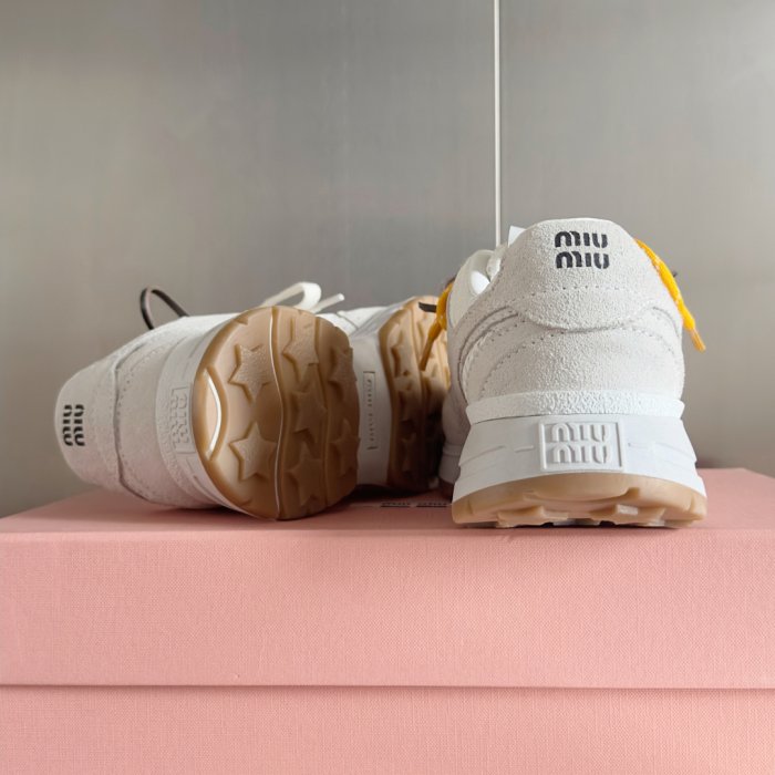 Кросівки фото 9