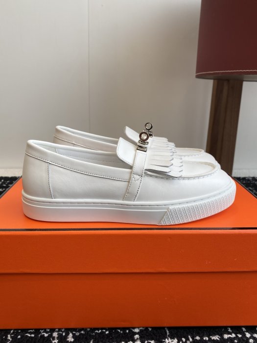 Лоферы кожаные женские фото 2