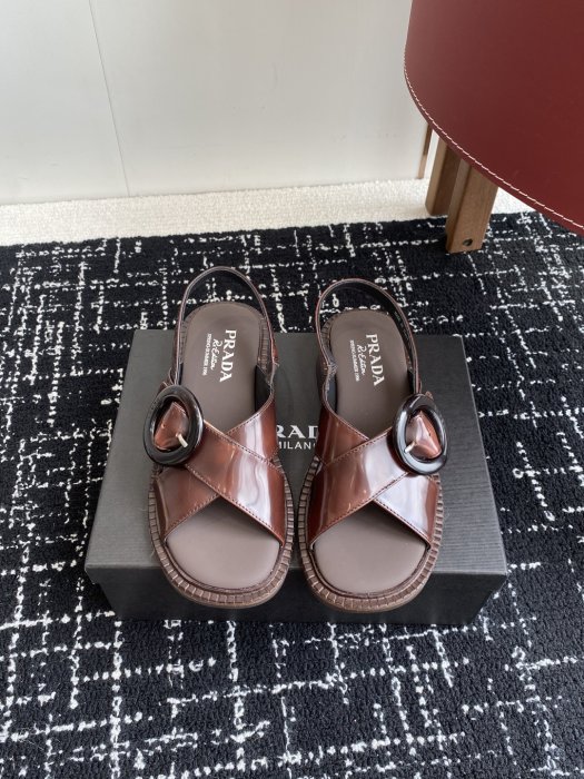 Сандалии женские