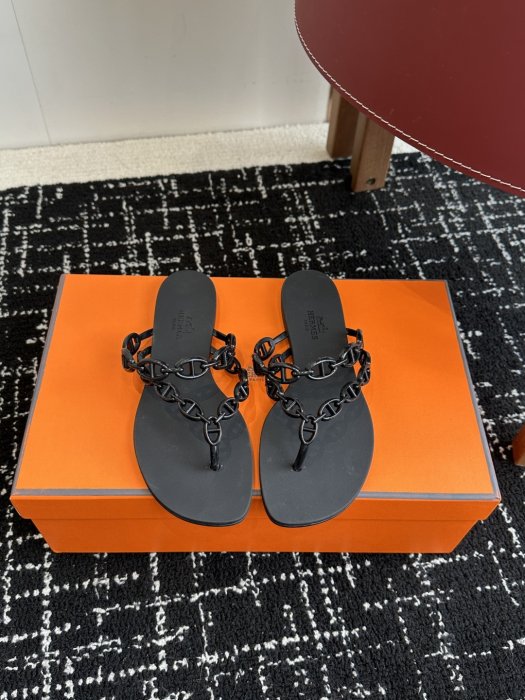 Шлепанцы женские