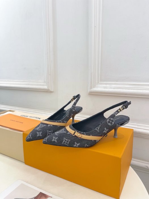 Босоножки фото 3