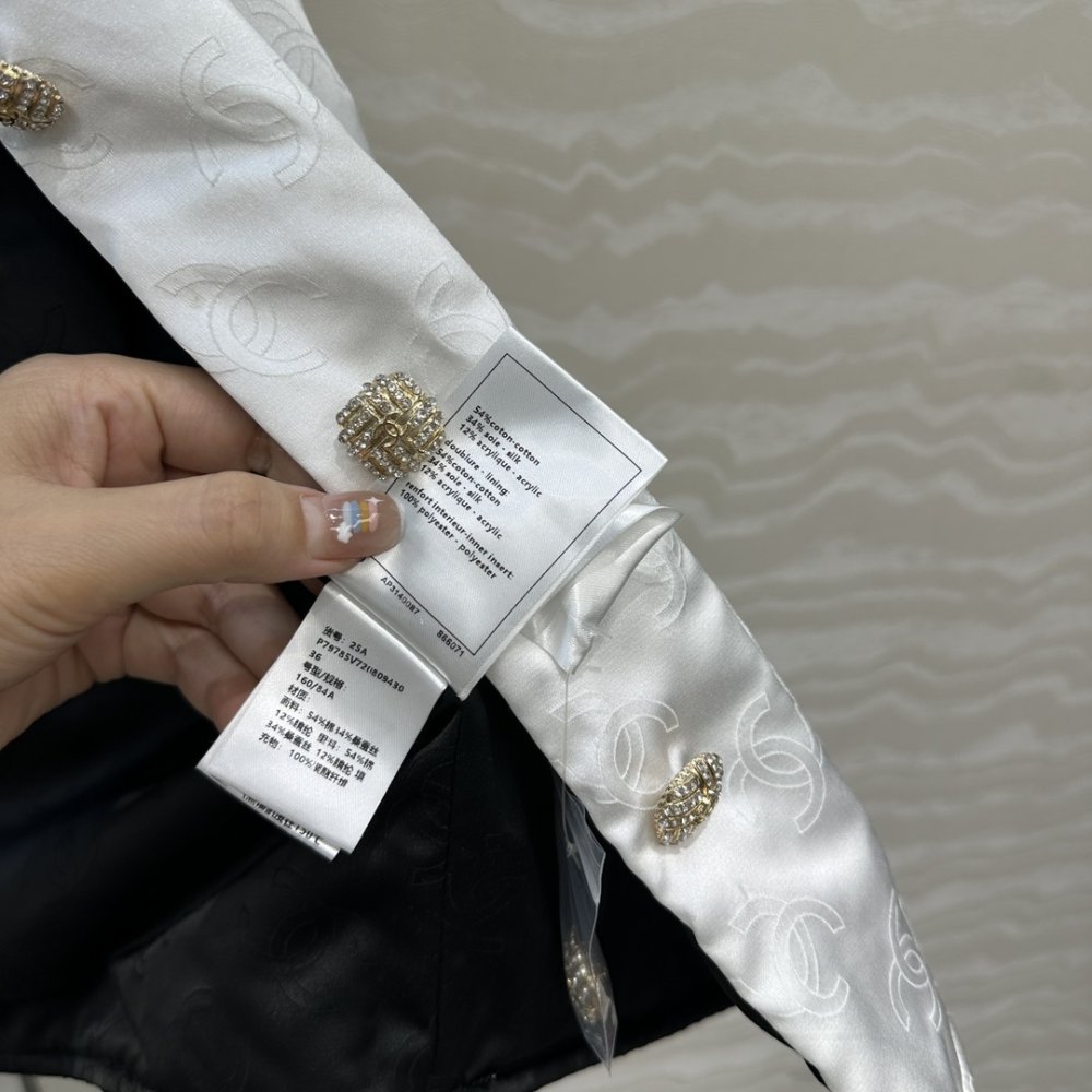 Куртка женская фото 8