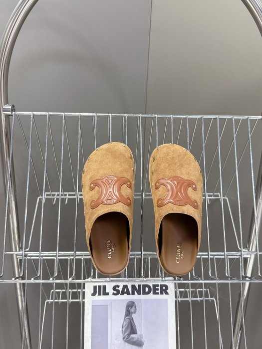 Шлепанцы женские фото 6