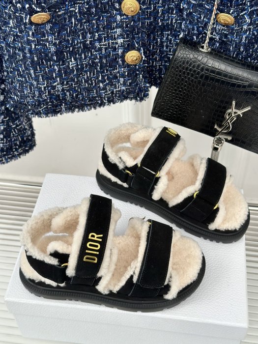 Sandals on fur фото 3