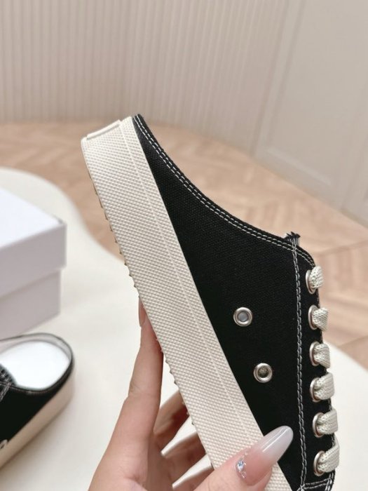 Кеди мюли з роздвоєним носком фото 9