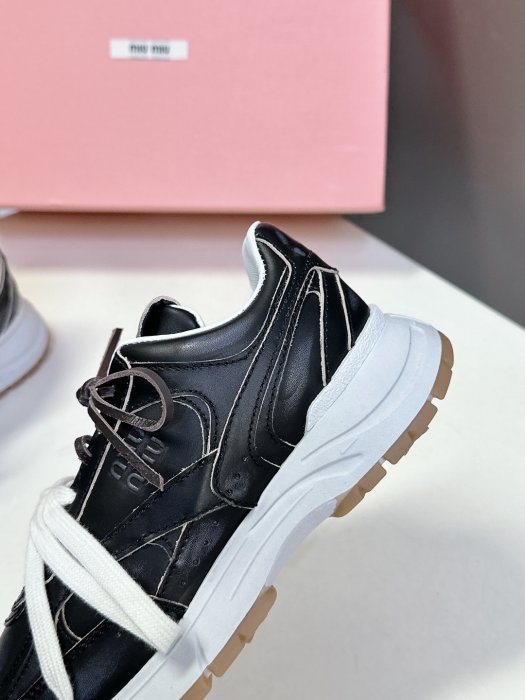 Кросівки жіночі фото 8