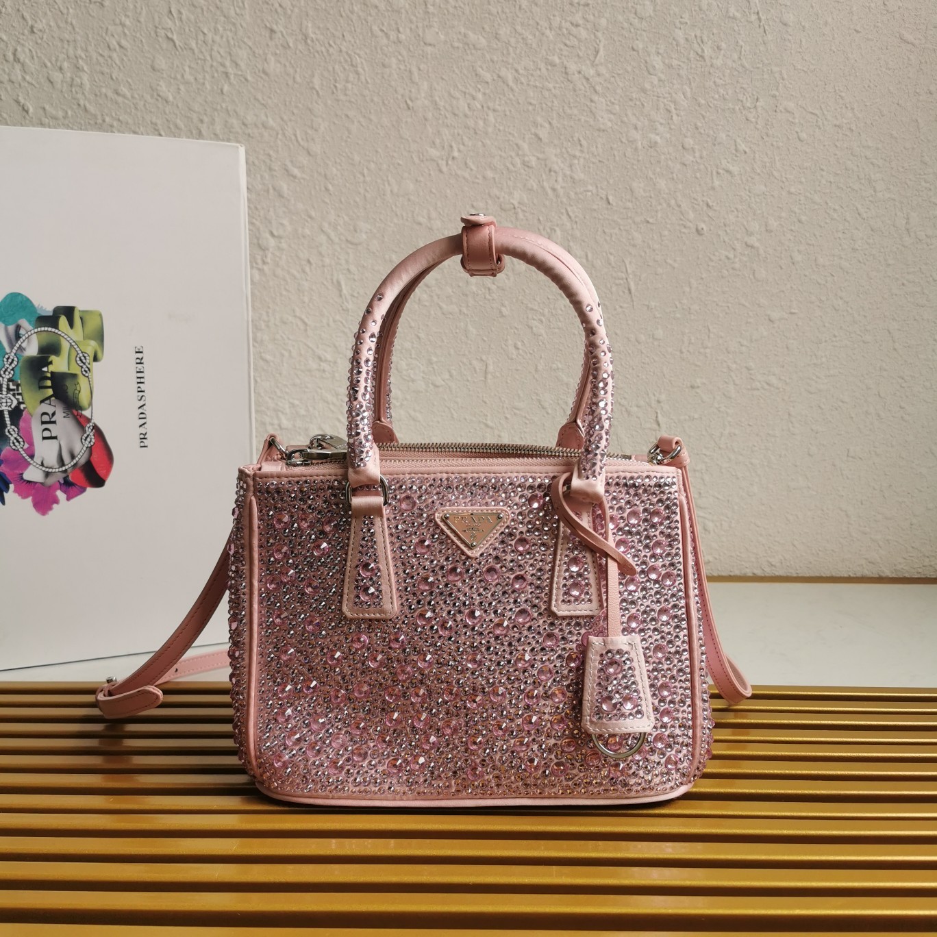 A bag Galleria Saffiano Leather Tote 1BA896 24.5 cm