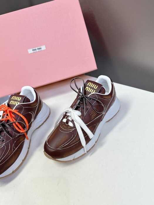 Кроссовки женские фото 3