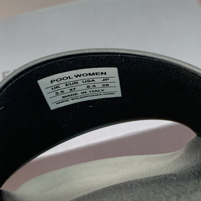 Шлепанцы фото 9