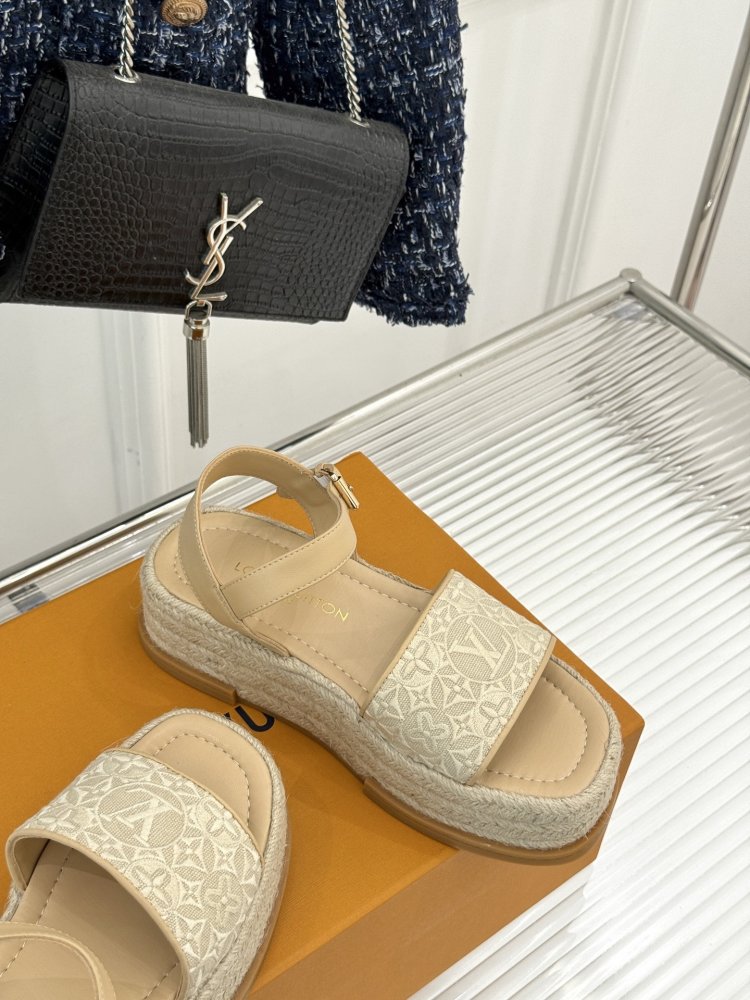 Босоніжки фото 5