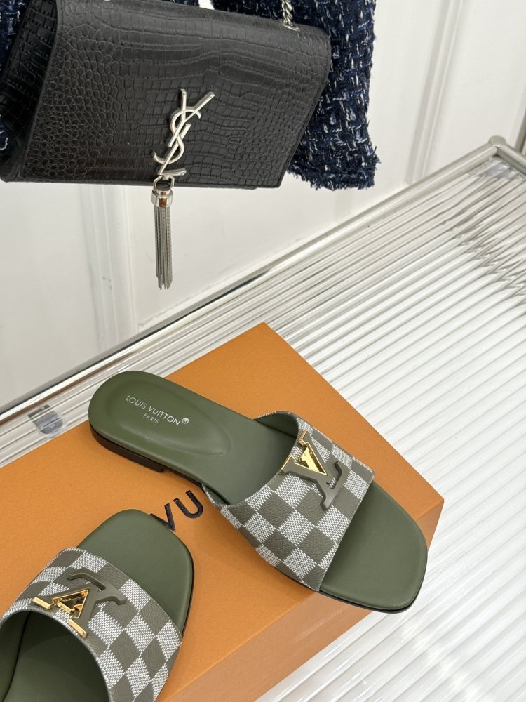 Шлепанцы женские фото 5