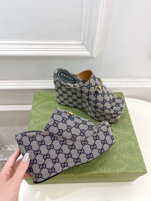 Босоножки фото 4