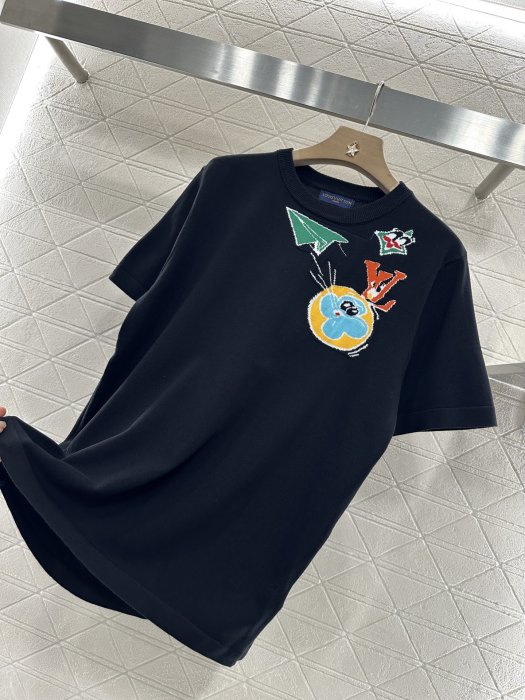 T-shirt women's фото 6