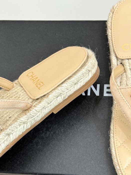 Шлепанцы женские фото 6