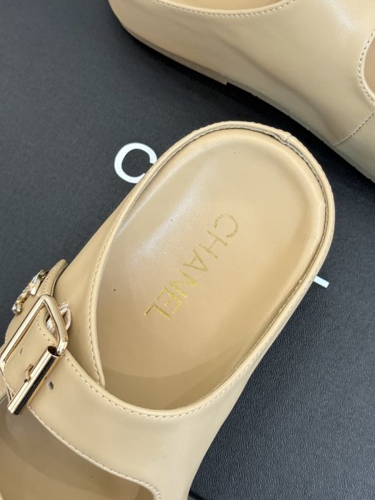 Шлепанцы женские фото 8