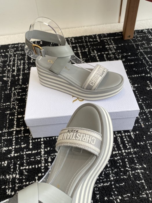 Sandals фото 6