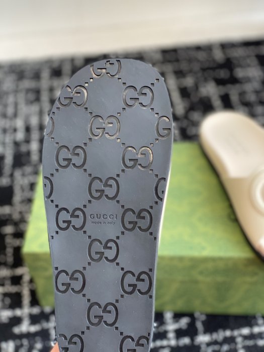 Шлепанцы фото 9