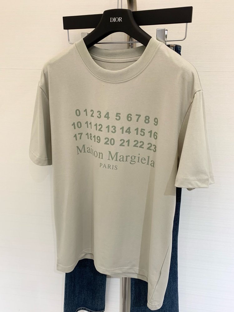 Футболка жіноча фото 3