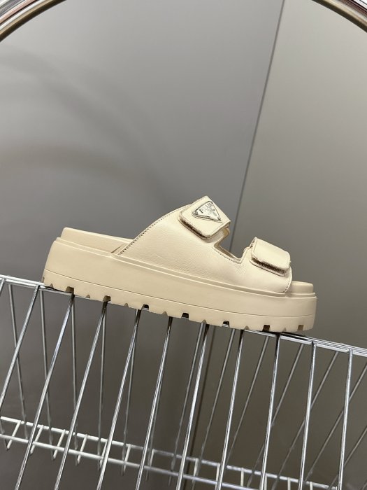 Шлепанцы фото 5