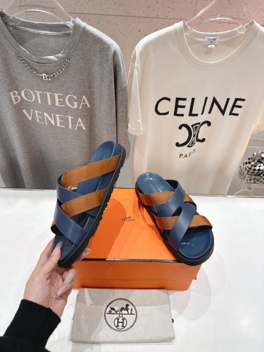 Шлепанцы женские фото 4