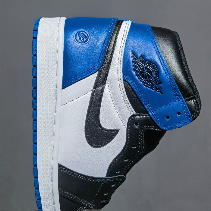 Кроссовки Fragment Design x Jordan Air Jordan 1 Retro High фото 5