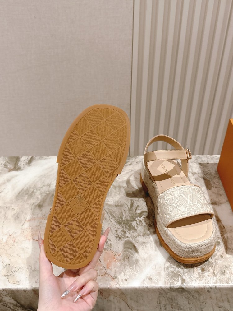 Сандалии женские фото 6