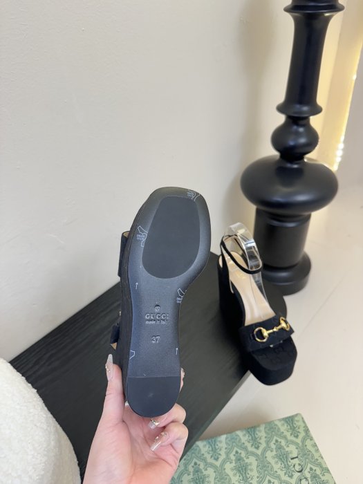 Босоножки фото 6