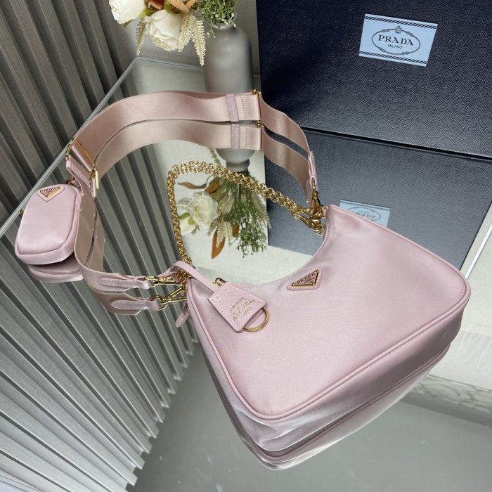 A bag women's Prada Nylon Hobo 22 cm фото 4