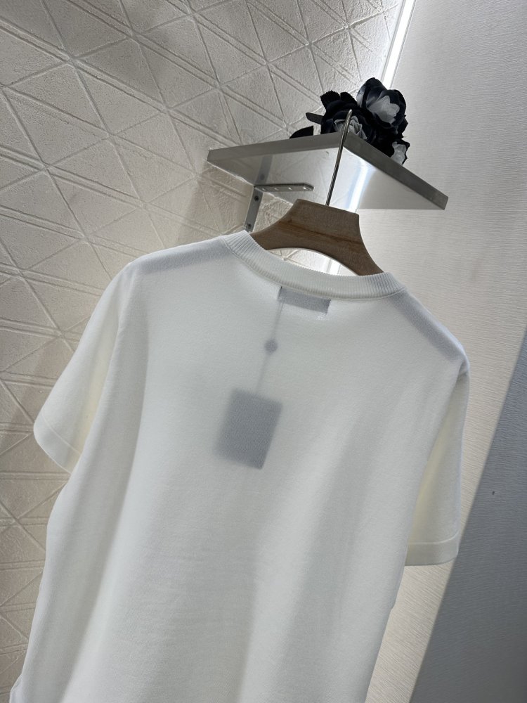 Футболка жіноча фото 4