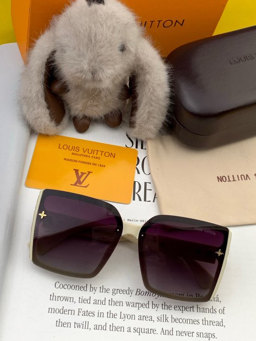 Окуляри сонцезахисні L5972