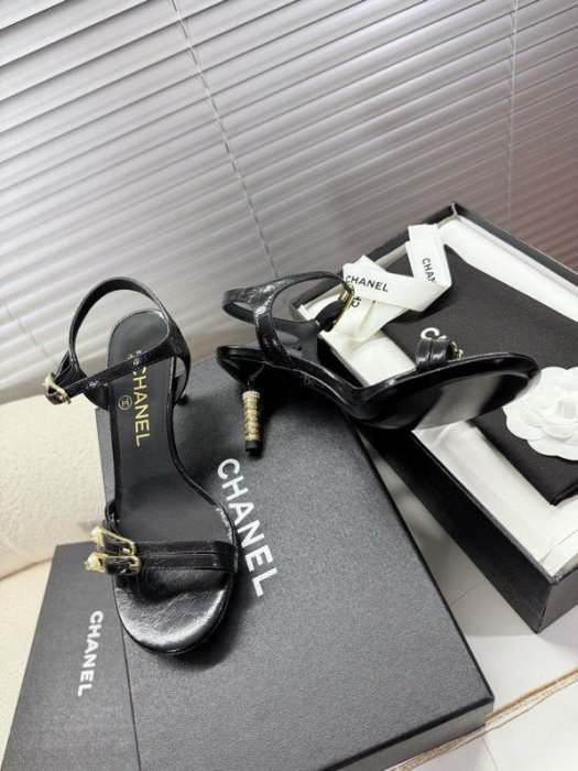 Босоножки фото 2