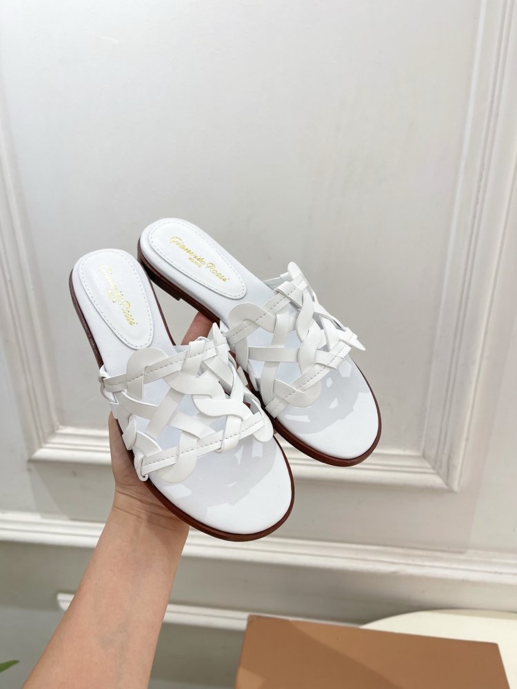 Шльопанці жіночі фото 5