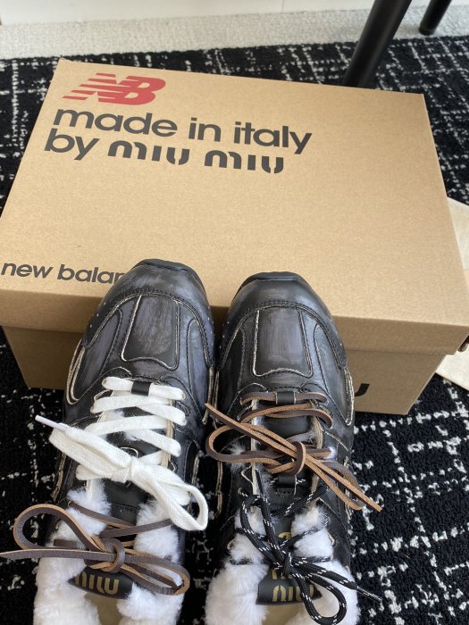 Sneakers on fur women's Miu Miu x New Balance 530 фото 5