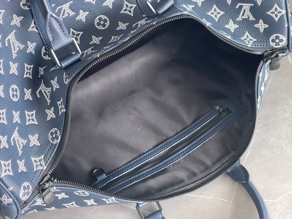 Сумка дорожняя Keepall Bandouliere 50 Monogram Shadow фото 9