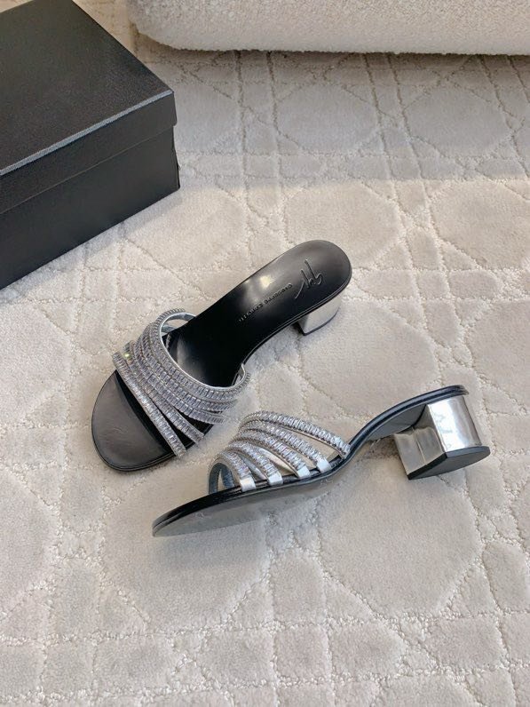 Босоніжки фото 2