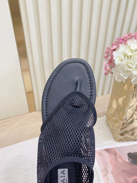 Шлепанцы фото 7