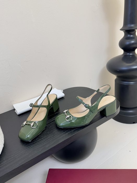 Босоножки фото 3