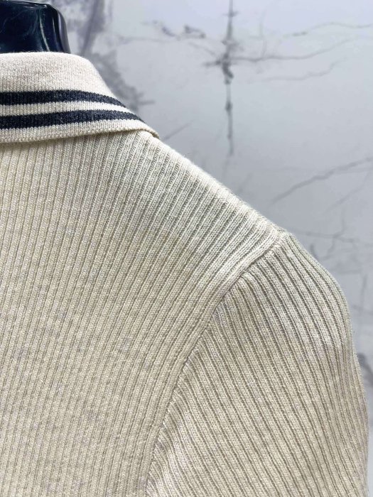 T-shirt women's фото 6