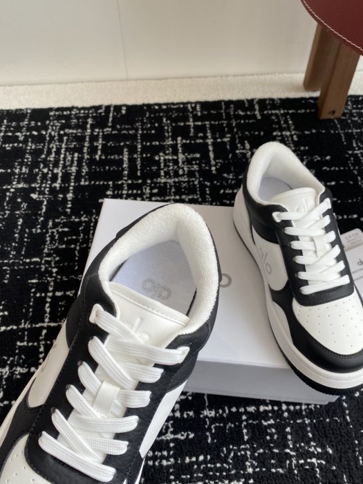 Кроссовки женские фото 8