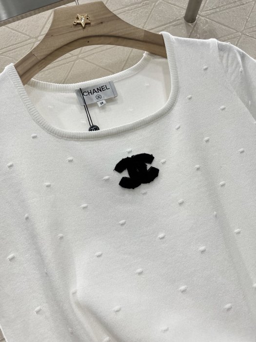 T-shirt women's фото 6