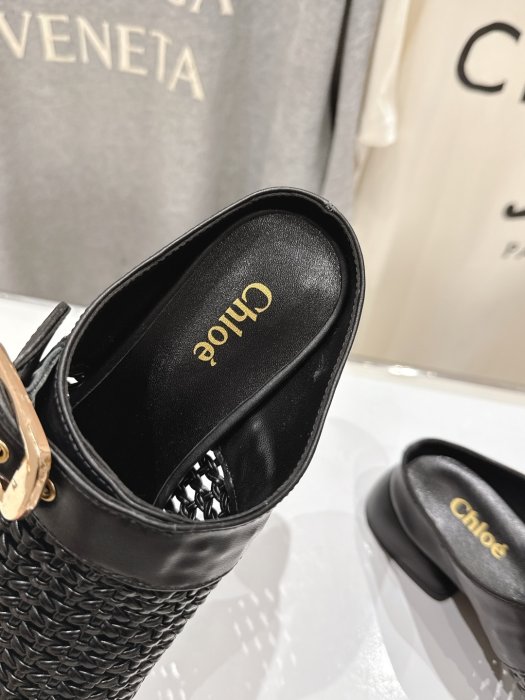 Шльопанці жіночі фото 6