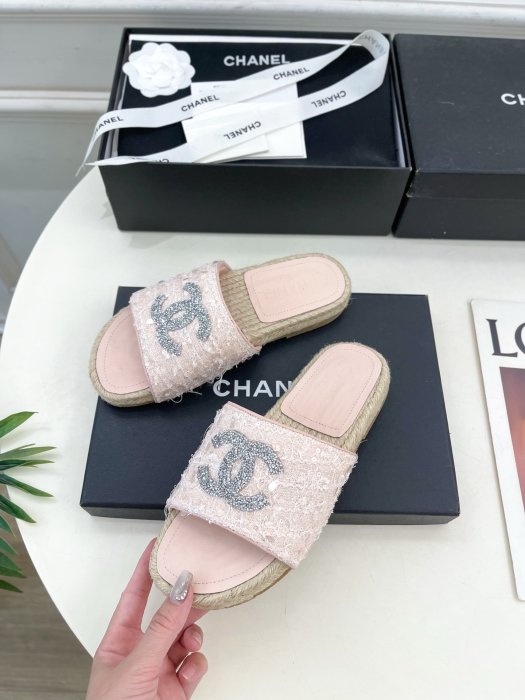 Шлепанцы женские фото 3