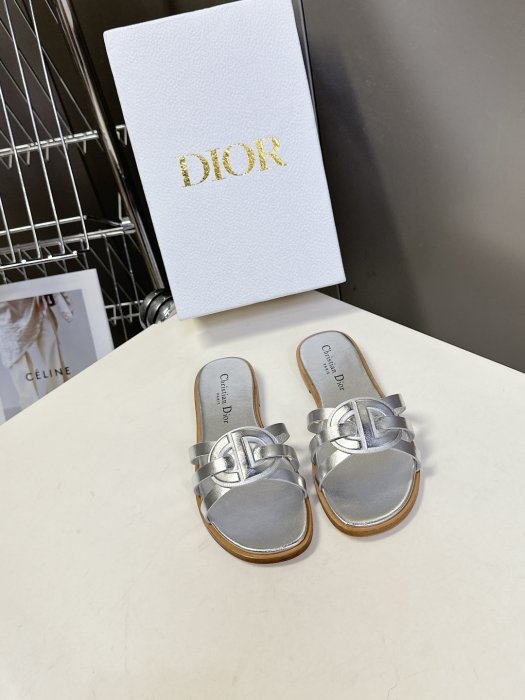 Шлепанцы женские