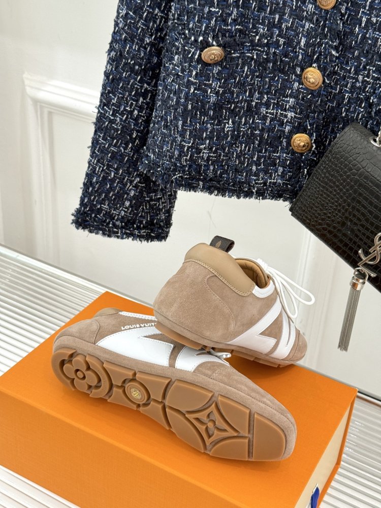 Кроссовки женские фото 9