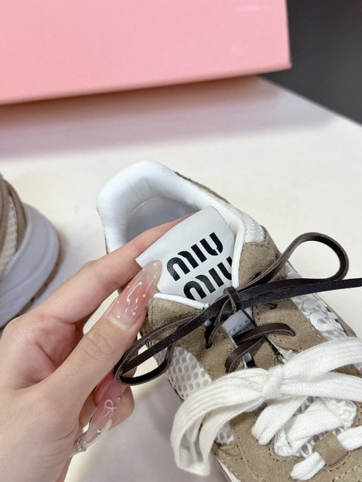 Кроссовки женские фото 8